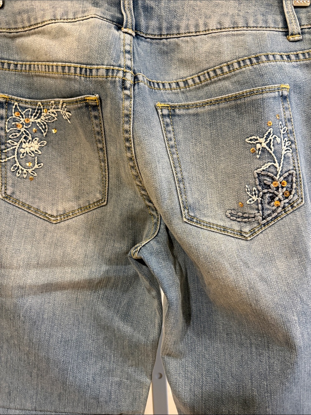 -Cute Chicos embroidered cropped ankle Jeans size 00 - Picture 3 of 6